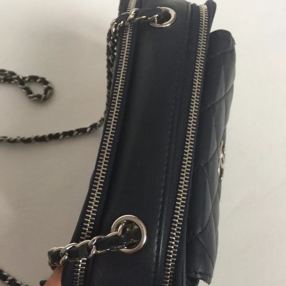 AUTHENTIC Chanel NAVY Leather Quilted Camera Bag - Picture 5 of 8